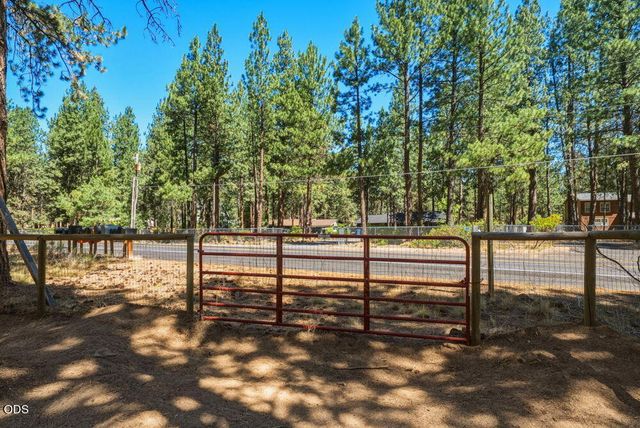 60282 Cree Circle, Bend, OR 97702