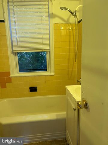 2633 30TH ST SE #2, Washington, DC 20020