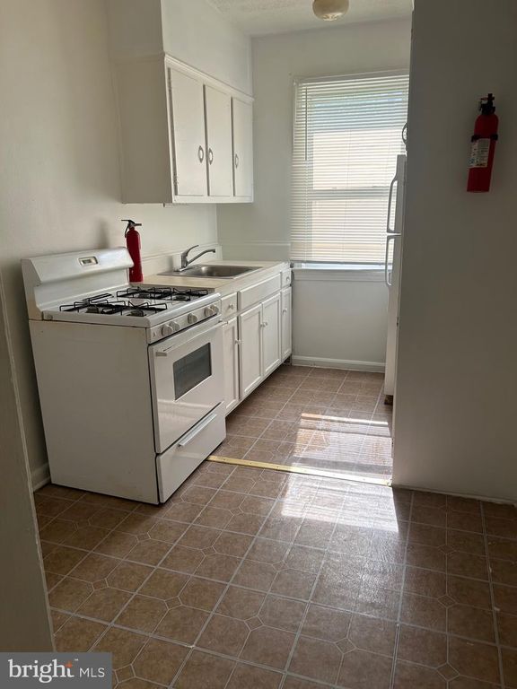 2633 30TH ST SE #2, Washington, DC 20020