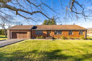 21 Crest Drive, Cromwell, CT 06416