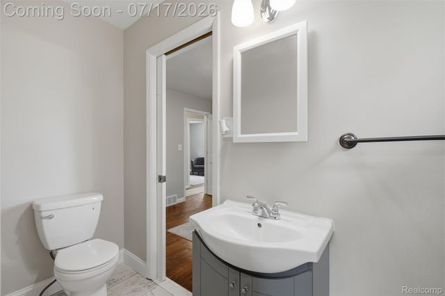 29697 Spoon, Madison Heights, MI 48071