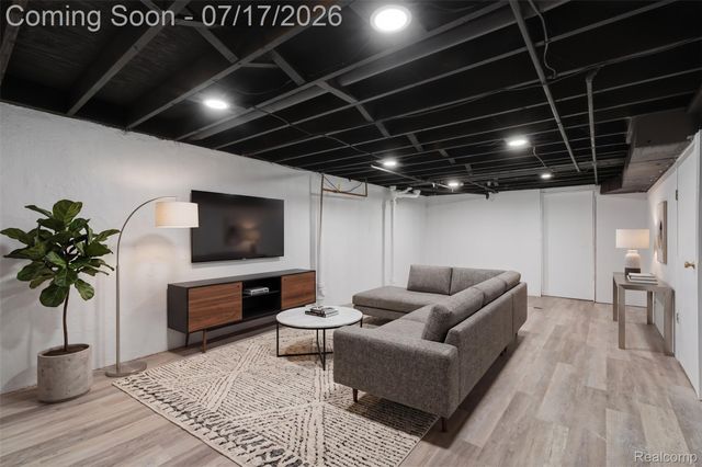 29697 Spoon, Madison Heights, MI 48071