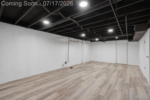 29697 Spoon, Madison Heights, MI 48071