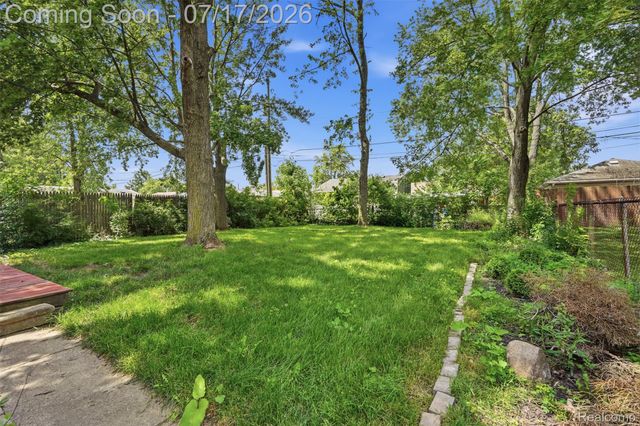 29697 Spoon, Madison Heights, MI 48071