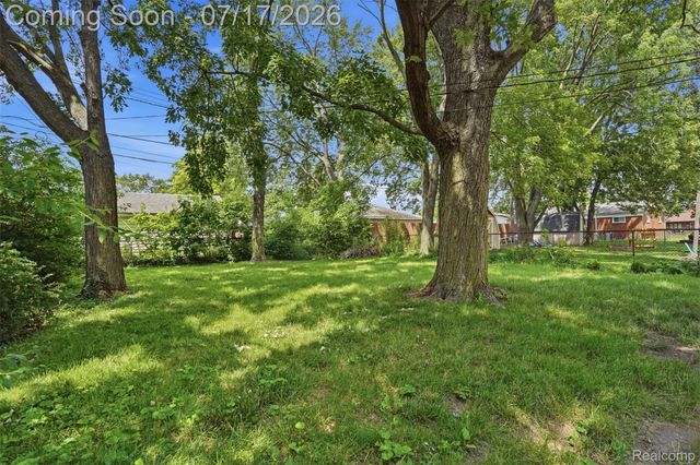 29697 Spoon, Madison Heights, MI 48071