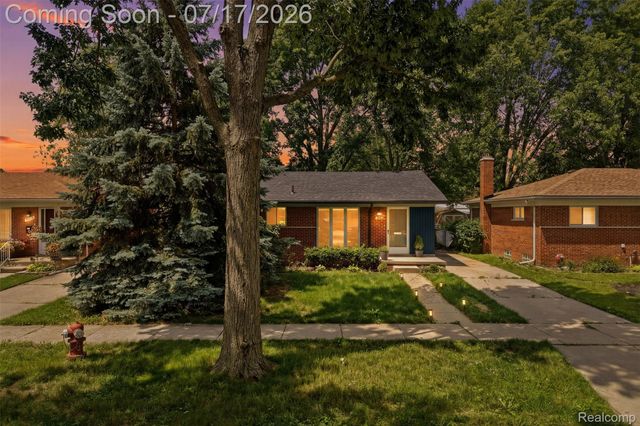 29697 Spoon, Madison Heights, MI 48071