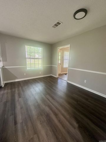 306 Lynnewood Drive, Sherwood, AR 72076