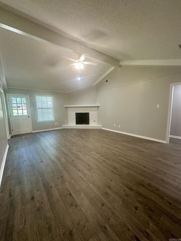 306 Lynnewood Drive, Sherwood, AR 72076