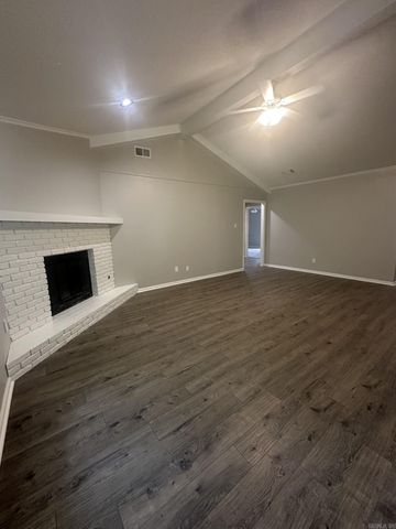 306 Lynnewood Drive, Sherwood, AR 72076