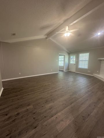 306 Lynnewood Drive, Sherwood, AR 72076
