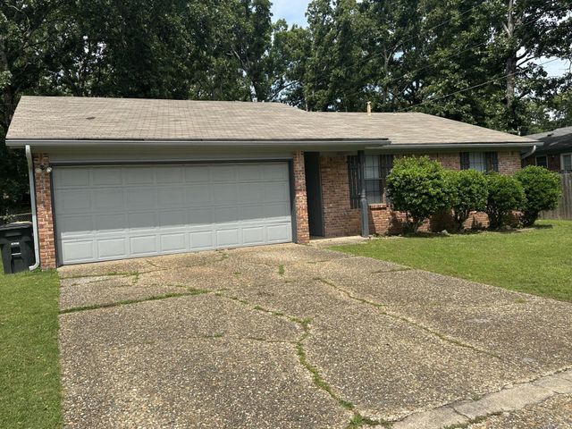 306 Lynnewood Drive, Sherwood, AR 72076