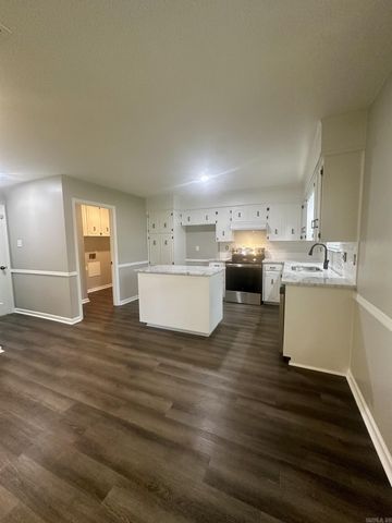 306 Lynnewood Drive, Sherwood, AR 72076