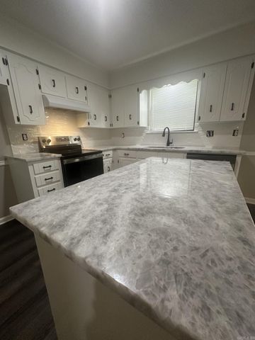 306 Lynnewood Drive, Sherwood, AR 72076