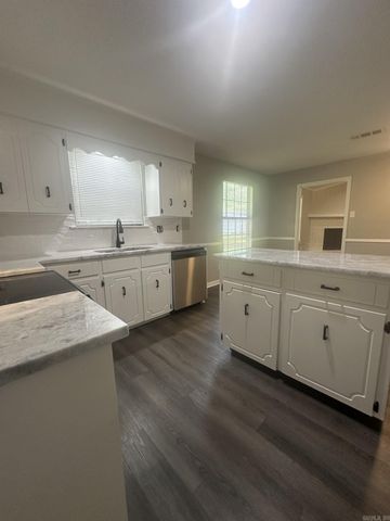 306 Lynnewood Drive, Sherwood, AR 72076