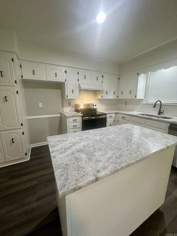 306 Lynnewood Drive, Sherwood, AR 72076
