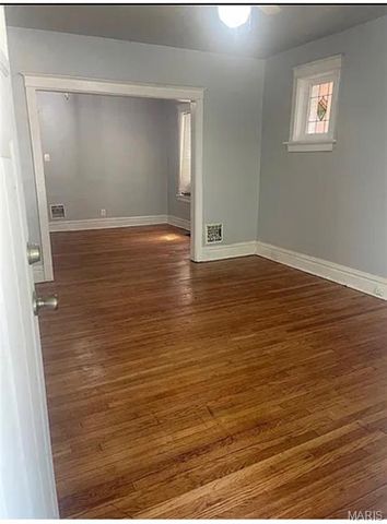 4978 Chippewa Street, St Louis, MO 63109