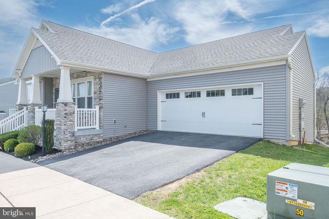6042 STATION CIRCLE RD, Harrisburg, PA 17111