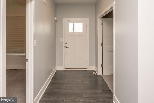 6042 STATION CIRCLE RD, Harrisburg, PA 17111
