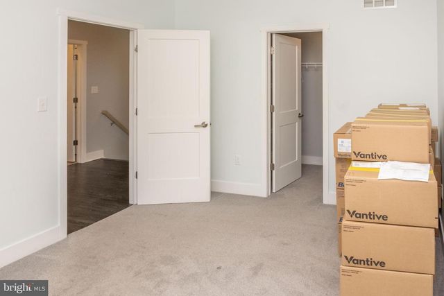 6042 STATION CIRCLE RD, Harrisburg, PA 17111