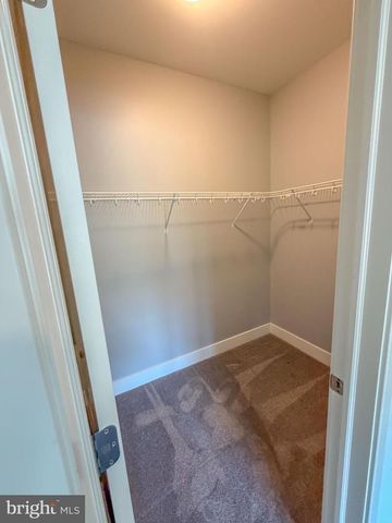 6042 STATION CIRCLE RD, Harrisburg, PA 17111