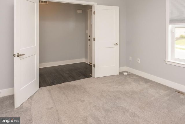 6042 STATION CIRCLE RD, Harrisburg, PA 17111