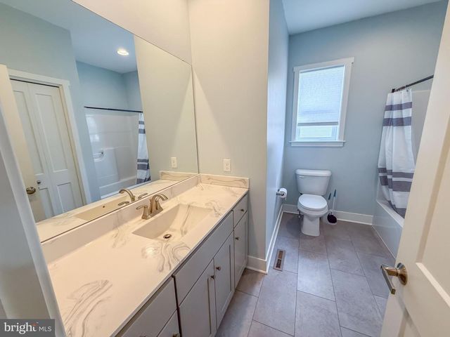 6042 STATION CIRCLE RD, Harrisburg, PA 17111