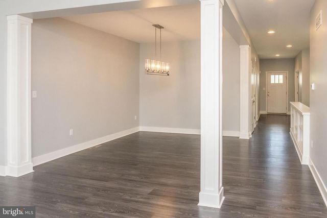 6042 STATION CIRCLE RD, Harrisburg, PA 17111