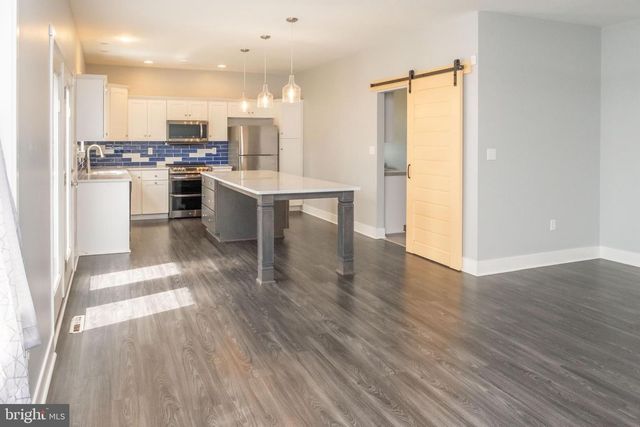 6042 STATION CIRCLE RD, Harrisburg, PA 17111