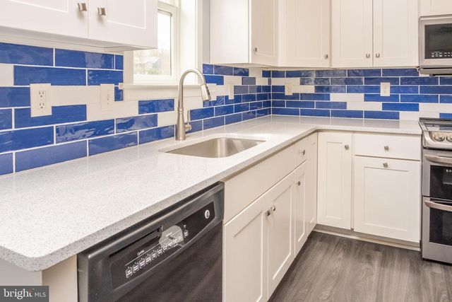 6042 STATION CIRCLE RD, Harrisburg, PA 17111