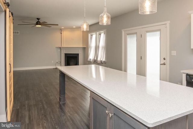 6042 STATION CIRCLE RD, Harrisburg, PA 17111
