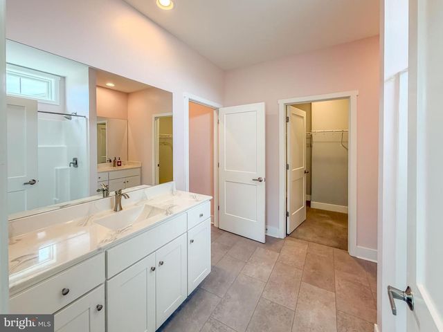 6042 STATION CIRCLE RD, Harrisburg, PA 17111
