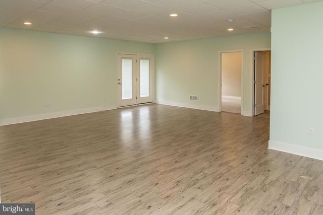 6042 STATION CIRCLE RD, Harrisburg, PA 17111