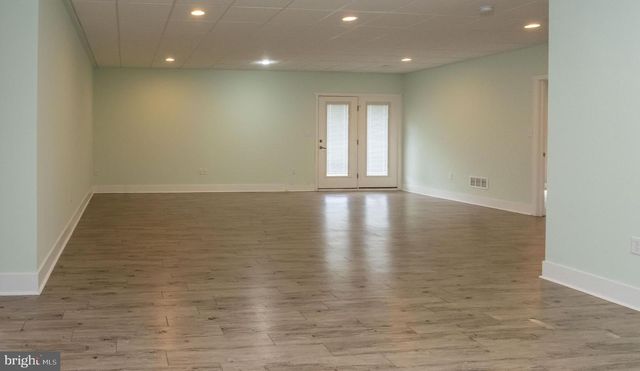 6042 STATION CIRCLE RD, Harrisburg, PA 17111