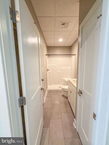 6042 STATION CIRCLE RD, Harrisburg, PA 17111