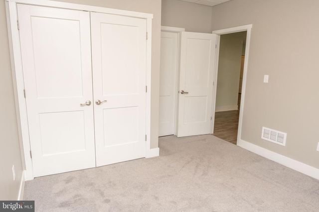 6042 STATION CIRCLE RD, Harrisburg, PA 17111