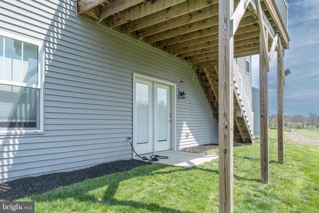 6042 STATION CIRCLE RD, Harrisburg, PA 17111
