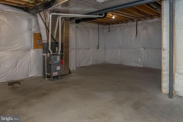 6042 STATION CIRCLE RD, Harrisburg, PA 17111