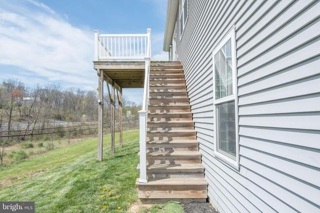 6042 STATION CIRCLE RD, Harrisburg, PA 17111