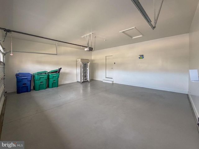 6042 STATION CIRCLE RD, Harrisburg, PA 17111