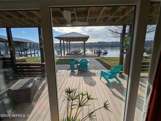 215 SPORTSMAN Drive, Welaka, FL 32193