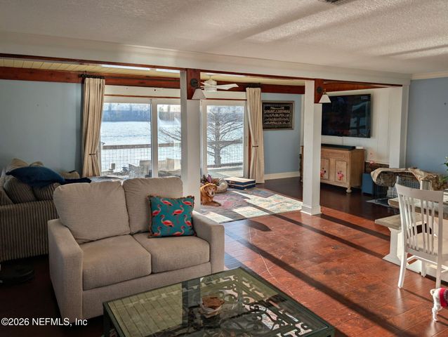 215 SPORTSMAN Drive, Welaka, FL 32193