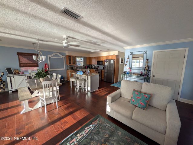 215 SPORTSMAN Drive, Welaka, FL 32193