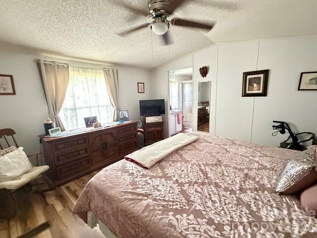 471 Crawford Cemetery Road, Sylva, NC 28779
