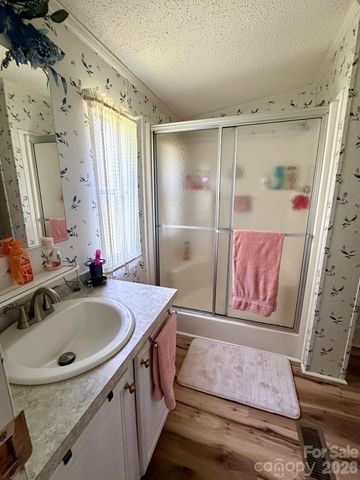 471 Crawford Cemetery Road, Sylva, NC 28779
