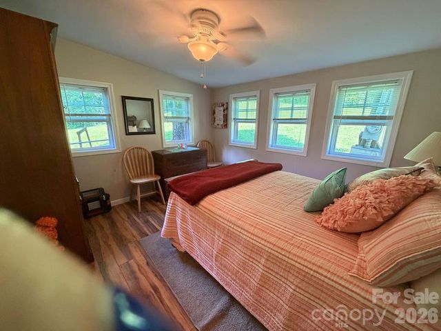 471 Crawford Cemetery Road, Sylva, NC 28779