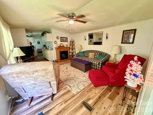 471 Crawford Cemetery Road, Sylva, NC 28779