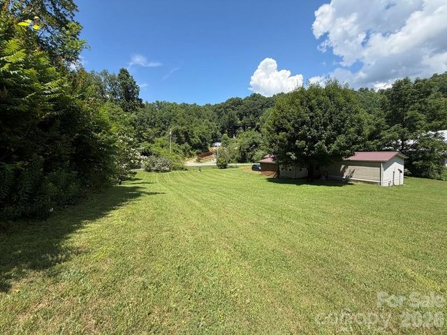 471 Crawford Cemetery Road, Sylva, NC 28779