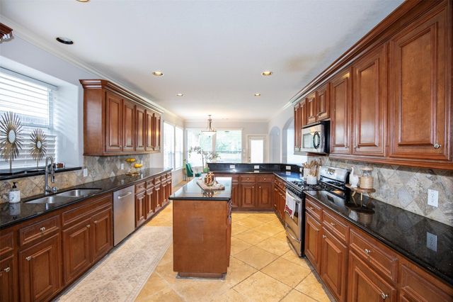 2213 Jernigan Ford, Dickinson, TX 77539