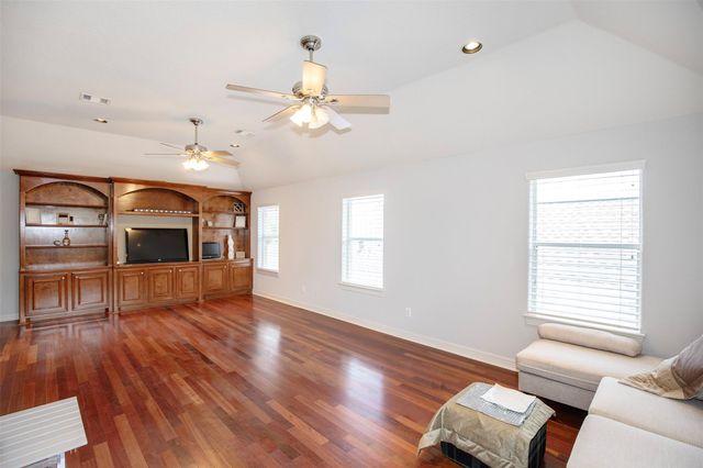 2213 Jernigan Ford, Dickinson, TX 77539