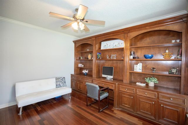2213 Jernigan Ford, Dickinson, TX 77539